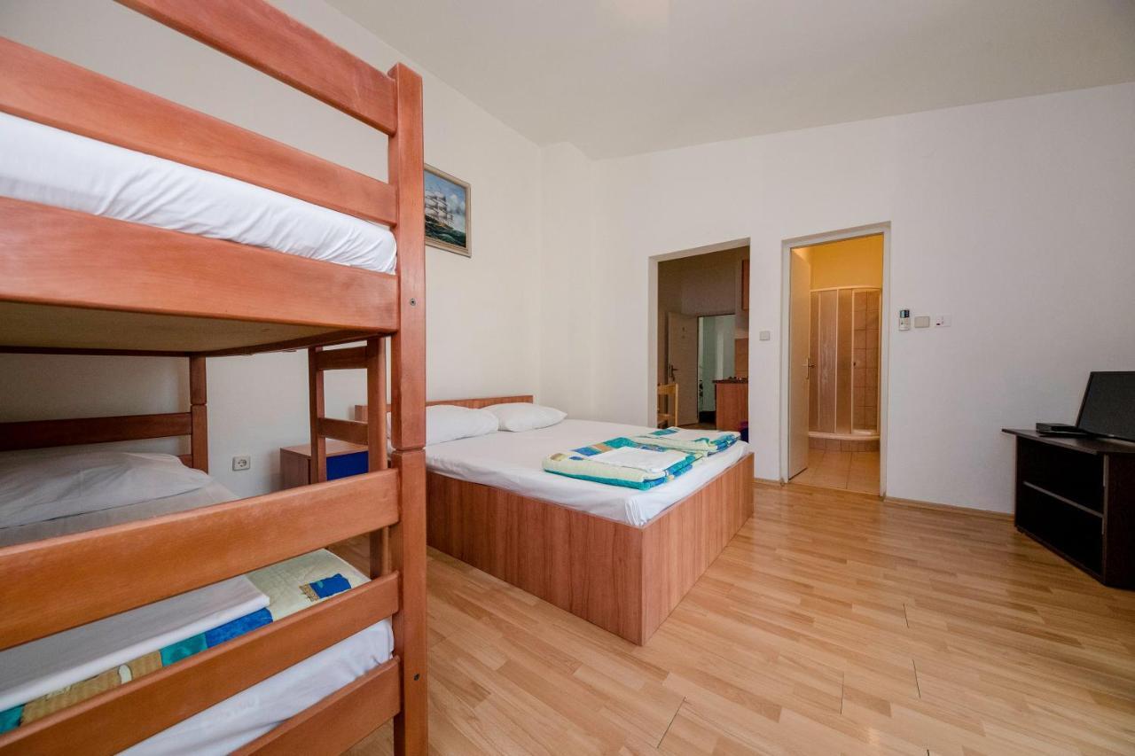 Guesthouse Sime Kolan Exterior foto